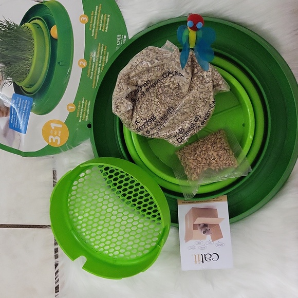 SALE!! Brand New CATIT PLAY 3-IN-1 CIRCUIT BALL TOY W/CAT GRASS - Picture 4 of 7